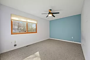 27 Farmington Chase Crescent, Farmington, CT 06032 - Photo 15