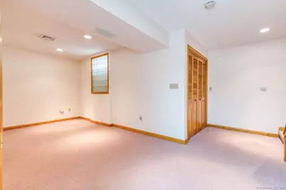 592 Mountain Road #APT A, West Hartford, CT 06117 - Photo 33
