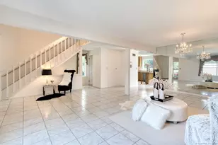 592 Mountain Rd, West Hartford, CT 06117 - Photo 9