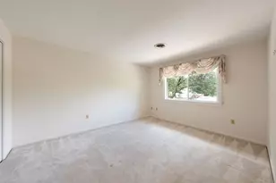 592 Mountain Rd, West Hartford, CT 06117 - Photo 23