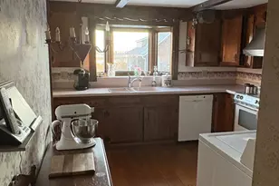 21 Fenwick St, Old Saybrook, CT 06475 - Photo 9