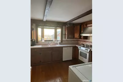 21 Fenwick Street, Old Saybrook, CT 06475 - Photo 11