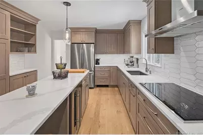 33 Riverfield Drive, Weston, CT 06883 - Photo 9