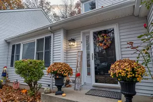5 Windy Ridge Pl, Waterford, CT 06385 - Photo 1