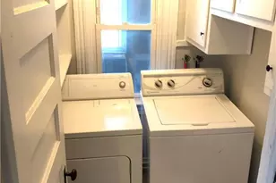 19 Oak St, New Britain, CT 06051 - Photo 3