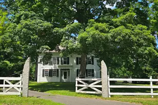 28 School St, Woodbury, CT 06798 - Photo 1