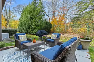 376 Knapps Hwy, Fairfield, CT 06825 - Photo 17