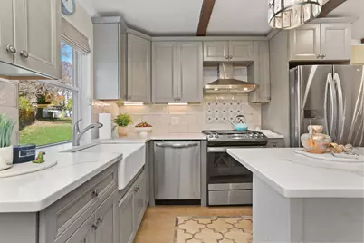 376 Knapps Highway #376, Fairfield, CT 06825 - Photo 3