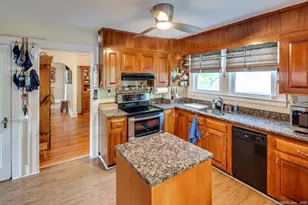 32 Yale Ave, Middlebury, CT 06762 - Photo 7