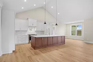 167 Willow Creek Estates Dr, Southbury, CT 06488 - Photo 11