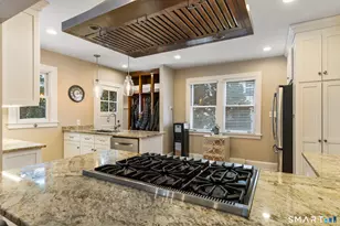 157 Four Mile Rd, West Hartford, CT 06107 - Photo 11