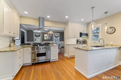 157 Four Mile Road, West Hartford, CT 06107 - Photo 9