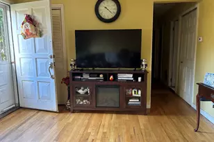 25 Beechwood Dr, Ansonia, CT 06401 - Photo 3