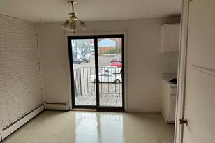 618 Blackstone Vlg, Meriden, CT 06450 - Photo 5