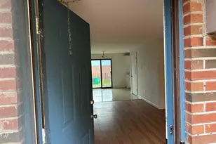 618 Blackstone Vlg, Meriden, CT 06450 - Photo 3