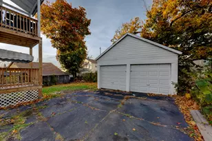 102 Thomaston St, Hartford, CT 06112 - Photo 37