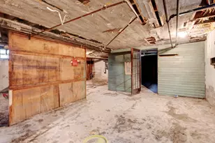 102 Thomaston St, Hartford, CT 06112 - Photo 33