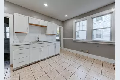 102 Thomaston Street, Hartford, CT 06112 - Photo 17