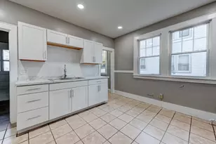 102 Thomaston St, Hartford, CT 06112 - Photo 17