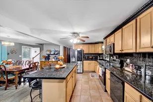 65 Clearview Dr, Bridgeport, CT 06606 - Photo 23