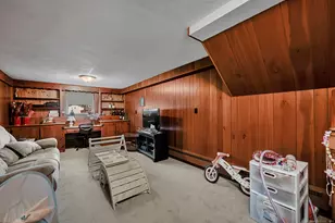 47 Flagg Rd, West Hartford, CT 06117 - Photo 17