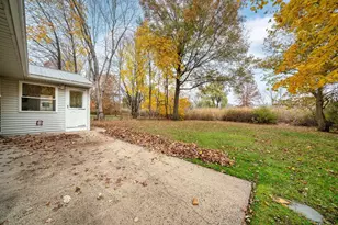 16 Thornton Dr, Newington, CT 06111 - Photo 37