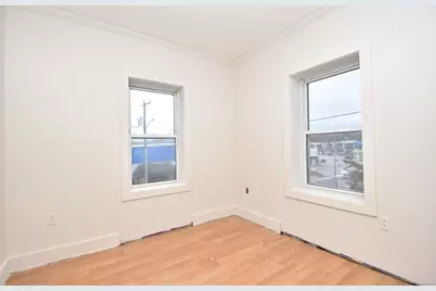 385 Broad Street, New London, CT 06320 - Photo 13