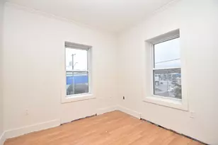 385 Broad St, New London, CT 06320 - Photo 13