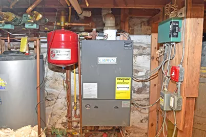 385 Broad Street, New London, CT 06320 - Photo 25