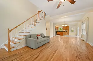 350 Maple Oak Dr, Stratford, CT 06614 - Photo 7