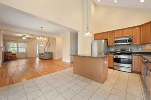 350 Maple Oak Dr, Stratford, CT 06614 - Photo 11