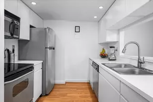 127 Greyrock Pl, Stamford, CT 06901 - Photo 9