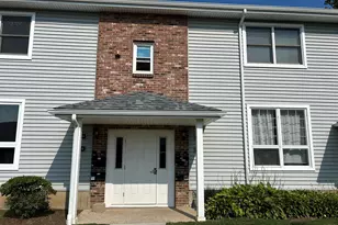 60 Carriage Path S, Milford, CT 06460 - Photo 1