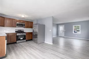 21 Longwood Dr, Naugatuck, CT 06770 - Photo 7