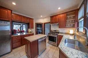 16 Pacific St, New London, CT 06320 - Photo 13