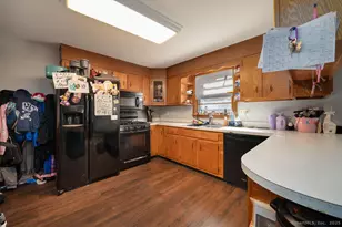 66 Elizabeth Ann Dr, New Haven, CT 06512 - Photo 3