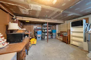 66 Elizabeth Ann Dr, New Haven, CT 06512 - Photo 15