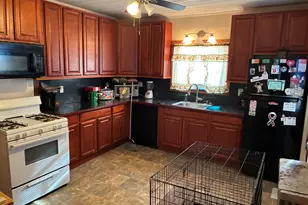 20 Walnut St, Enfield, CT 06082 - Photo 11