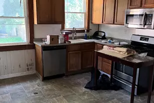 20 Walnut St, Enfield, CT 06082 - Photo 5