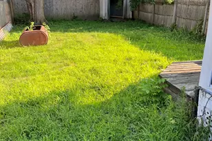 20 Walnut St, Enfield, CT 06082 - Photo 3