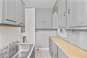 20 Violet St, Waterbury, CT 06704 - Photo 7