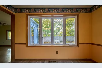 123 Beverly Drive, Bridgeport, CT 06610 - Photo 17