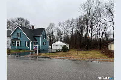 9 Bushnell Place, Norwich, CT 06360 - Photo 1