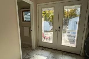 9 Bushnell Pl, Norwich, CT 06360 - Photo 9