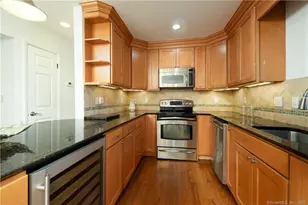 2289 Bedford St, Stamford, CT 06905 - Photo 7