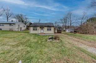 83 Morin Ave, Coventry, CT 06238 - Photo 3