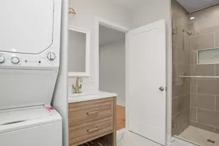 21 Holcomb Ave, Stamford, CT 06906 - Photo 11