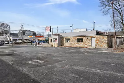 4050 Main Street, Bridgeport, CT 06606 - Photo 3