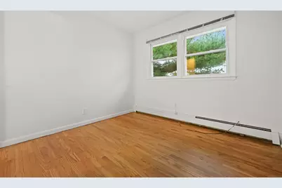 33 Dora Street, Stamford, CT 06902 - Photo 11