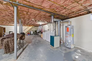 31 Farmstead Cir, Bloomfield, CT 06002 - Photo 23